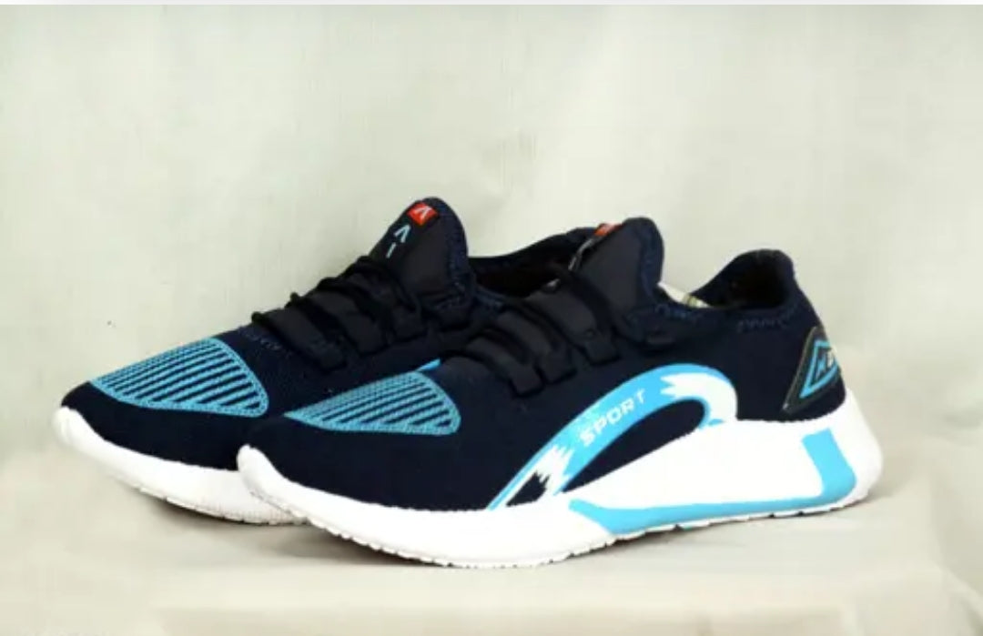 Relaxed trendy men sports shoes